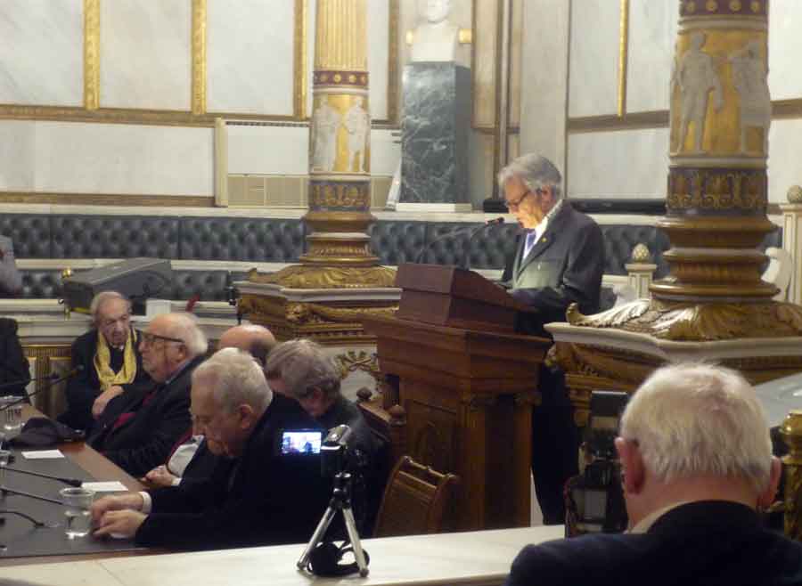 Ο Θόδωρος Αντωνίου, κατά τη διάρκεια της ομιλίας του στην έδρα της Ακαδημίας Αθηνών, την Τρίτη 17 Μαρτίου 2015.
